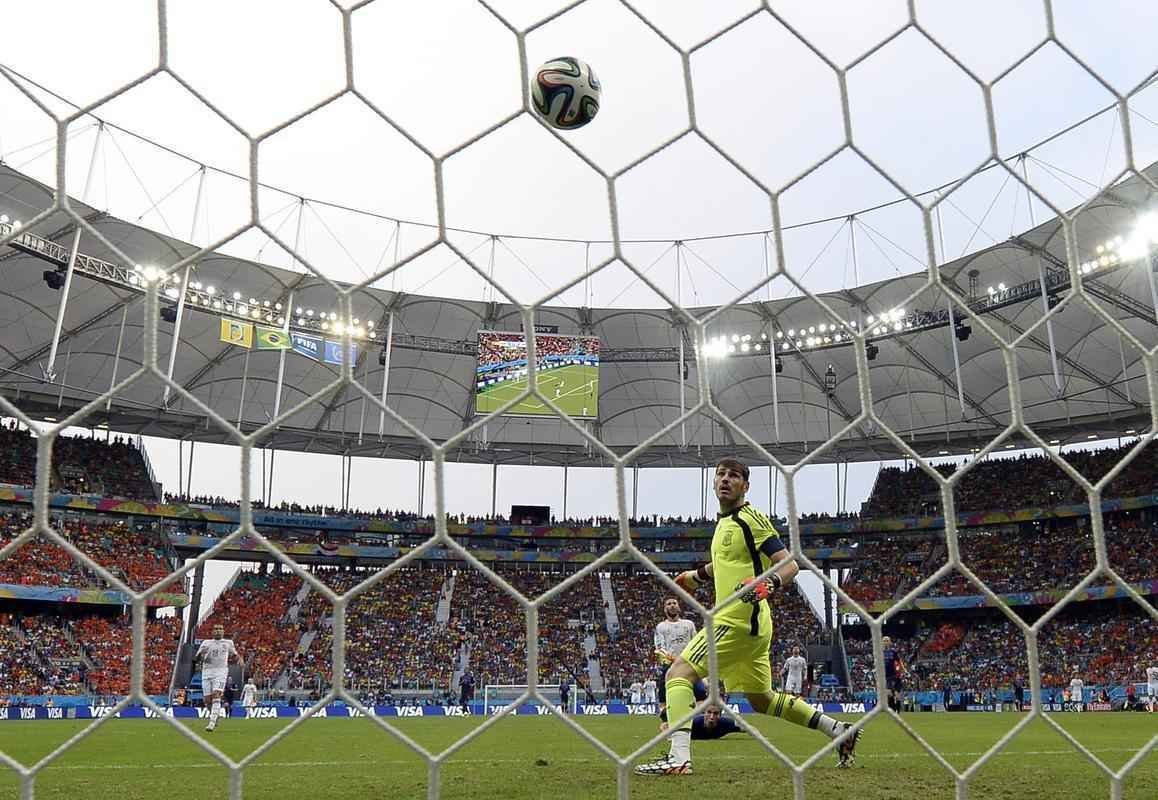 Na Arena Fonte Nova, em Salvador, Espanha e Holanda se enfrentam pelo Grupo B da Copa do Mundo