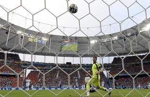 Na Arena Fonte Nova, em Salvador, Espanha e Holanda se enfrentam pelo Grupo B da Copa do Mundo