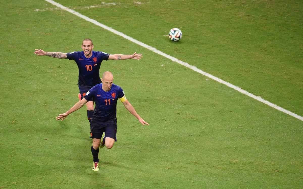 Na Arena Fonte Nova, em Salvador, Espanha e Holanda se enfrentam pelo Grupo B da Copa do Mundo