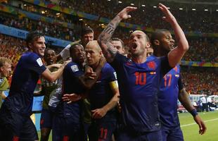 Na Arena Fonte Nova, em Salvador, Espanha e Holanda se enfrentam pelo Grupo B da Copa do Mundo