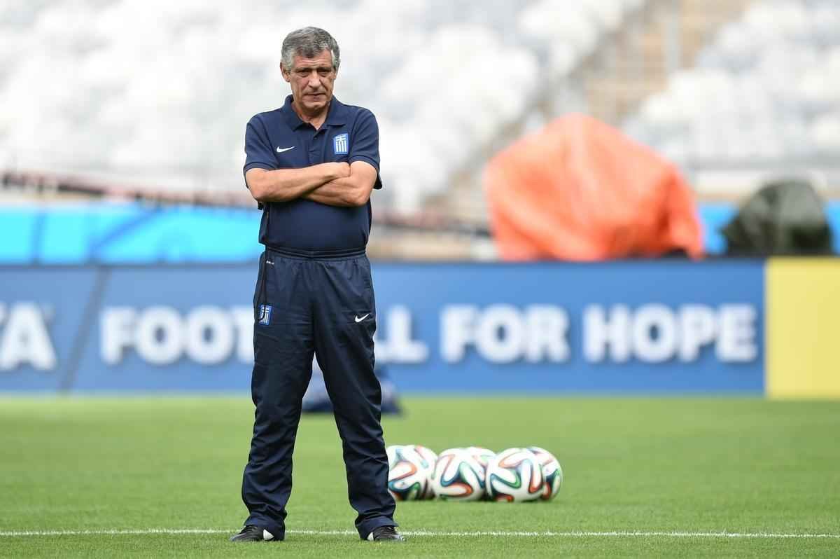 Jogadores da Grcia reconheceram, nesta sexta-feira, o gramado do Mineiro