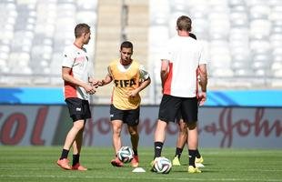 Sele��o Belga treina no Mineir�o, palco do duelo contra Arg�lia, pelo Grupo H da Copa