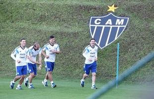 Lionel Messi treinou nesta segunda-feira na Cidade do Galo e concedeu entrevista. Para ele, Holanda e Alemanha mostraram, at� agora, o melhor futebol da Copa do Mundo. Veja fotos dele e da Sele��o Argentina no centro de treinamento do Atl�tico, em Belo Horizonte