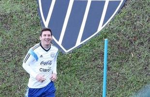 Lionel Messi treinou nesta segunda-feira na Cidade do Galo e concedeu entrevista. Para ele, Holanda e Alemanha mostraram, at� agora, o melhor futebol da Copa do Mundo. Veja fotos dele e da Sele��o Argentina no centro de treinamento do Atl�tico, em Belo Horizonte