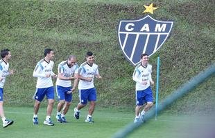 Lionel Messi treinou nesta segunda-feira na Cidade do Galo e concedeu entrevista. Para ele, Holanda e Alemanha mostraram, at� agora, o melhor futebol da Copa do Mundo. Veja fotos dele e da Sele��o Argentina no centro de treinamento do Atl�tico, em Belo Horizonte