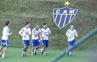 Lionel Messi treinou nesta segunda-feira na Cidade do Galo e concedeu entrevista. Para ele, Holanda e Alemanha mostraram, at� agora, o melhor futebol da Copa do Mundo. Veja fotos dele e da Sele��o Argentina no centro de treinamento do Atl�tico, em Belo Horizonte