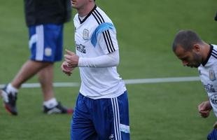 Lionel Messi treinou nesta segunda-feira na Cidade do Galo e concedeu entrevista. Para ele, Holanda e Alemanha mostraram, at� agora, o melhor futebol da Copa do Mundo. Veja fotos dele e da Sele��o Argentina no centro de treinamento do Atl�tico, em Belo Horizonte