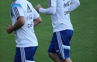 Lionel Messi treinou nesta segunda-feira na Cidade do Galo e concedeu entrevista. Para ele, Holanda e Alemanha mostraram, at� agora, o melhor futebol da Copa do Mundo. Veja fotos dele e da Sele��o Argentina no centro de treinamento do Atl�tico, em Belo Horizonte