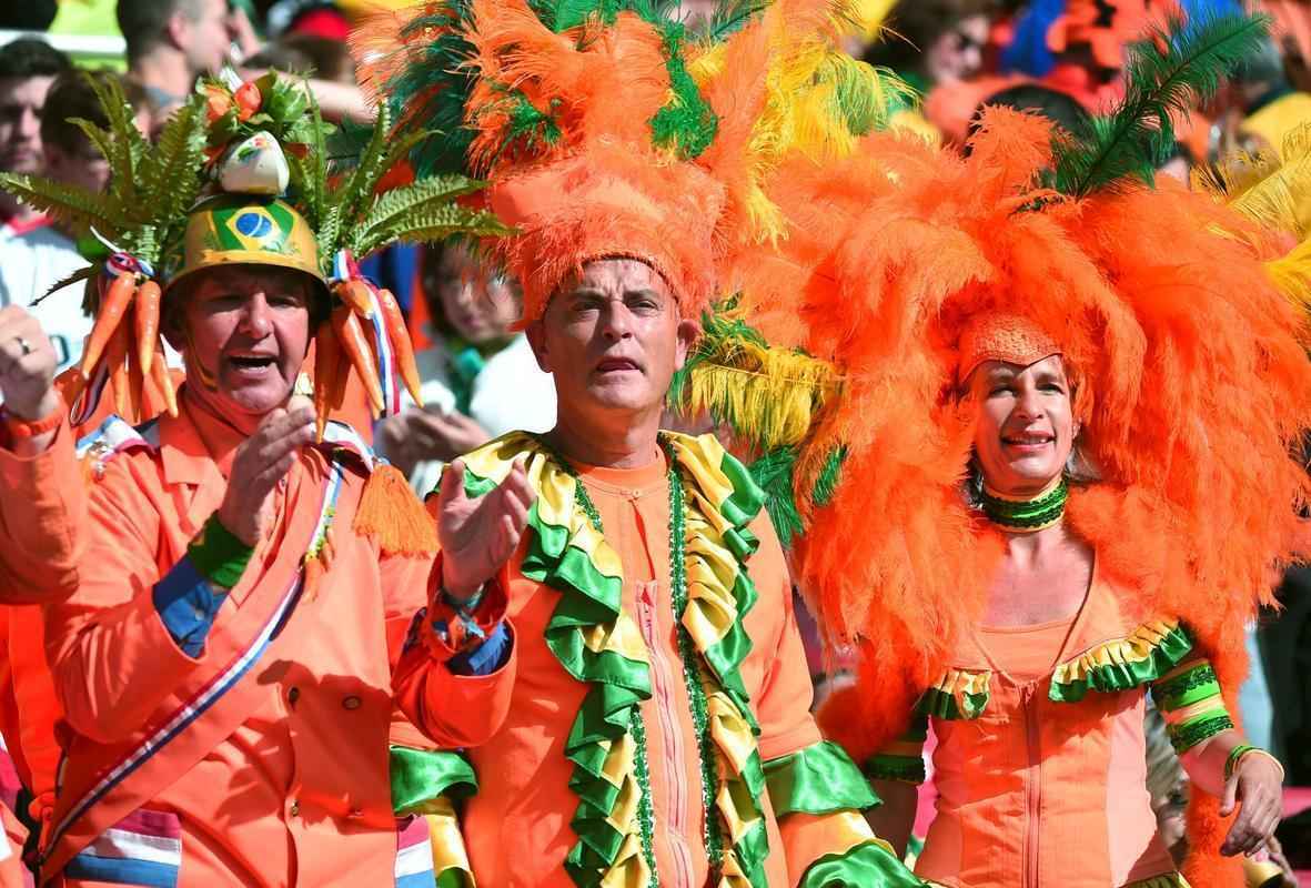 Torcedores fizeram festa para assistir ao jogo, nesta quarta-feira