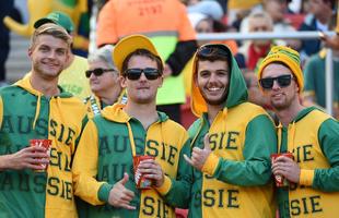 Torcedores fizeram festa para assistir ao jogo, nesta quarta-feira