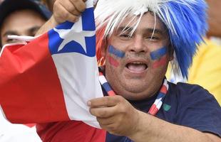 Torcedores de Chile e Espanha acompanham o jogo entre suas Selees, pelo Grupo B da Copa do Mundo, no Maracan