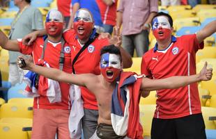 Torcedores de Chile e Espanha acompanham o jogo entre suas Selees, pelo Grupo B da Copa do Mundo, no Maracan