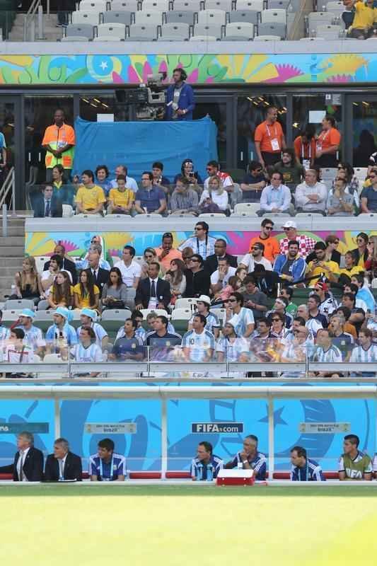 Diego Maradona assiste ao jogo da Argentina no Gigante da Pampulha