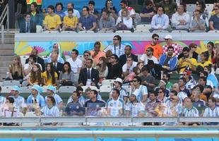 Diego Maradona assiste ao jogo da Argentina no Gigante da Pampulha