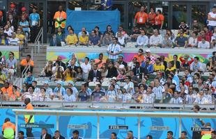Diego Maradona assiste ao jogo da Argentina no Gigante da Pampulha