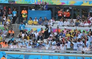 Diego Maradona assiste ao jogo da Argentina no Gigante da Pampulha