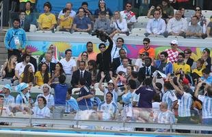 Diego Maradona assiste ao jogo da Argentina no Gigante da Pampulha