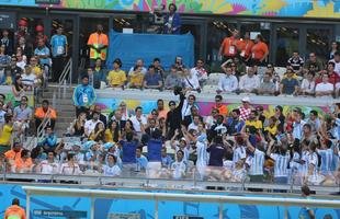 Diego Maradona assiste ao jogo da Argentina no Gigante da Pampulha