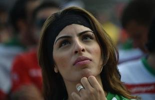 Belas mulheres assistem ao confronto entre Argentina e Ir�, pelo Grupo G da Copa do Mundo