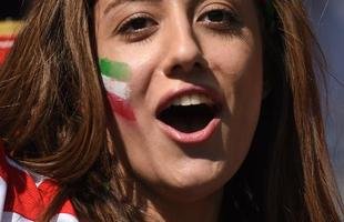 Belas mulheres assistem ao confronto entre Argentina e Ir�, pelo Grupo G da Copa do Mundo