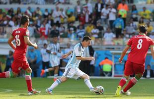 Lionel Messi marca belo gol aos 45 minutos do segundo tempo e garante vitria da Argentina contra Ir, no Mineiro, por 1 a 0