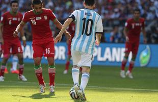 Lionel Messi marca belo gol aos 45 minutos do segundo tempo e garante vitria da Argentina contra Ir, no Mineiro, por 1 a 0