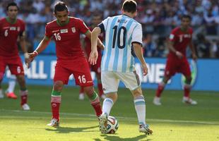 Lionel Messi marca belo gol aos 45 minutos do segundo tempo e garante vitria da Argentina contra Ir, no Mineiro, por 1 a 0