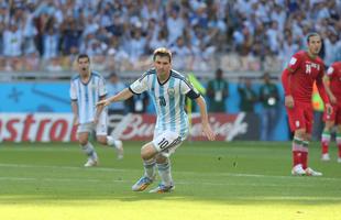 Lionel Messi marca belo gol aos 45 minutos do segundo tempo e garante vitria da Argentina contra Ir, no Mineiro, por 1 a 0