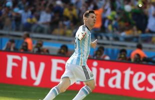 Lionel Messi marca belo gol aos 45 minutos do segundo tempo e garante vitria da Argentina contra Ir, no Mineiro, por 1 a 0