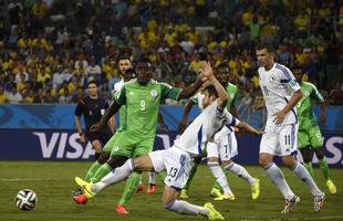 Confira as imagens do confronto entre Nigria e Bsnia na Copa do Mundo