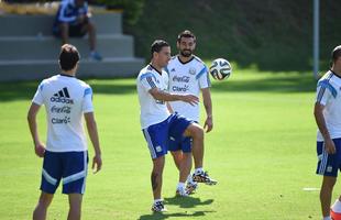 Treinador Alejandro Sabella comandou treinamento para os jogadores reservas