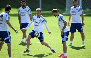 Treinador Alejandro Sabella comandou treinamento para os jogadores reservas