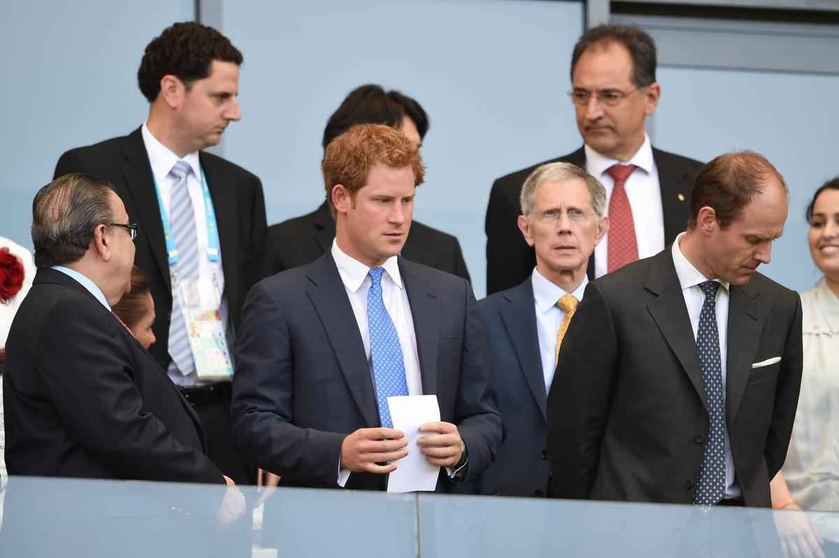 Prncipe Harry, quarto na linha de sucesso ao trono britnico, assistiu ao jogo no Mineiro, entre Costa Rica e Inglaterra, pela Copa do Mundo, ao lado do governador de Minas, Alberto Pinto Coelho