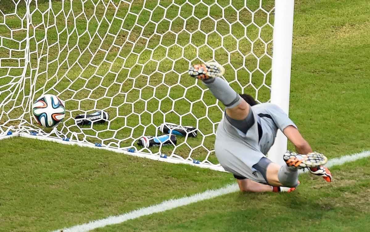 Imagens do jogo entre Japo e Colmbia, em Cuiab, pelo Grupo C da Copa do Mundo