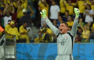 Goleiro colombiano Mondragn substituiu David Ospina aos 38 minutos do segundo tempo e, diante do Japo, tornou-se o jogador mais velho a disputar uma partida de Copa do Mundo