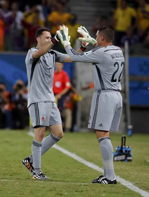 Goleiro colombiano Mondragn substituiu David Ospina aos 38 minutos do segundo tempo e, diante do Japo, tornou-se o jogador mais velho a disputar uma partida de Copa do Mundo