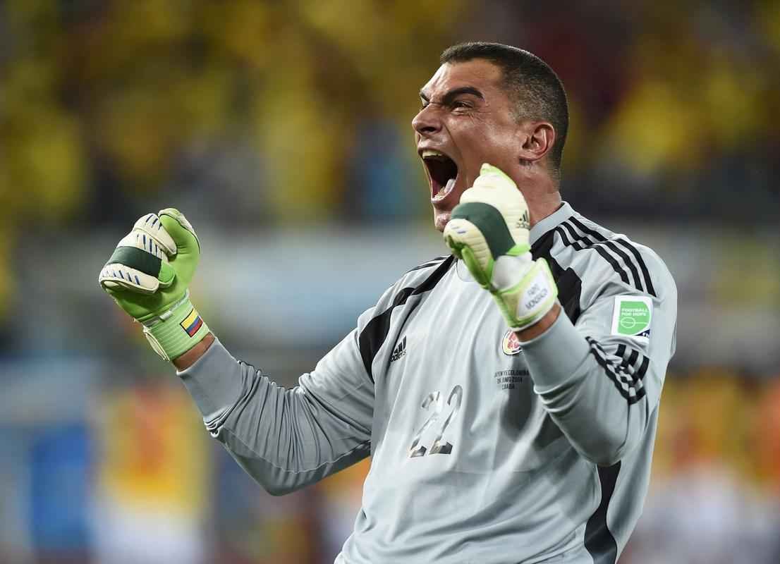 Goleiro colombiano Mondragn substituiu David Ospina aos 38 minutos do segundo tempo e, diante do Japo, tornou-se o jogador mais velho a disputar uma partida de Copa do Mundo