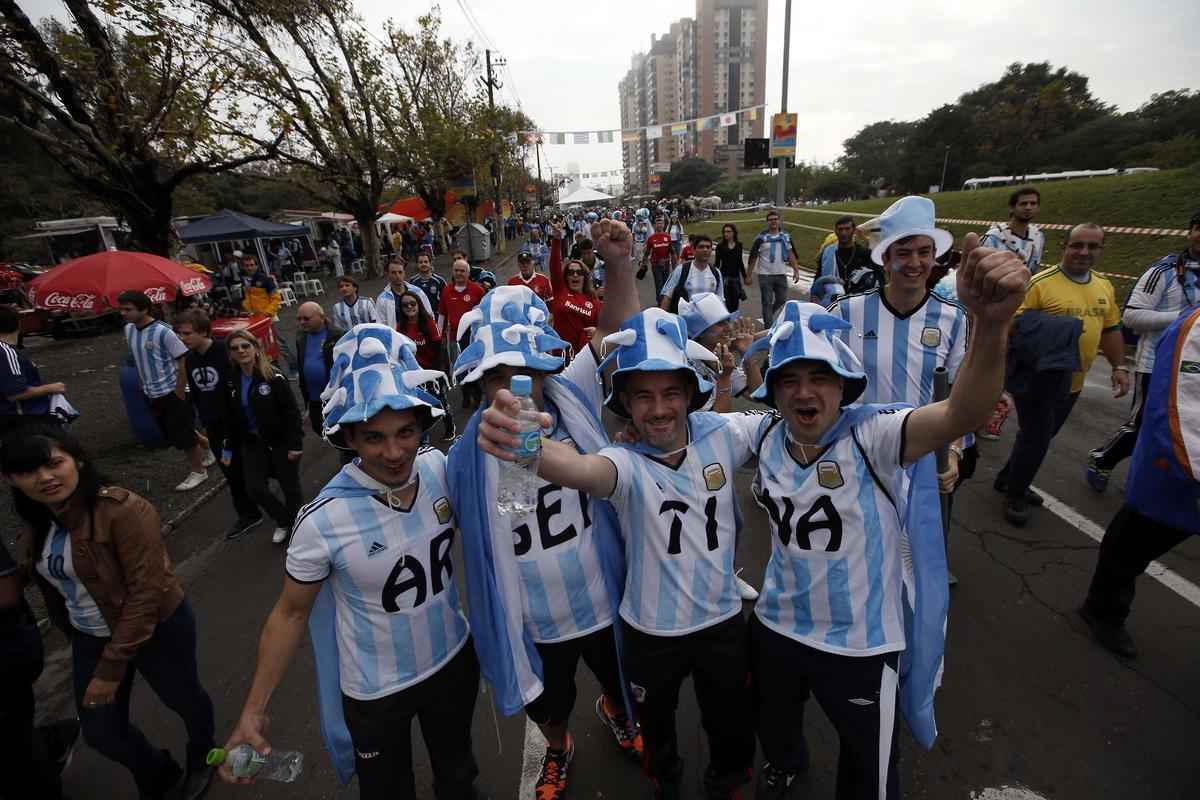 Chegada dos torcedores argentinos ao Estdio Beira-Rio, em Porto Alegre, para jogo contra a Nigria pela Copa