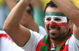 Fotos da torcida que acompanha o jogo entre Bsnia Herzegvina e Ir