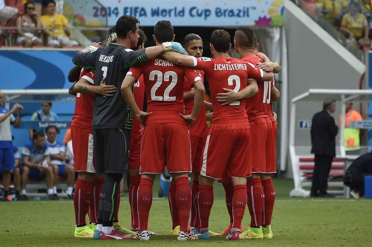 Imagens da partida entre Honduras e Sua pelo Grupo E da Copa do Mundo