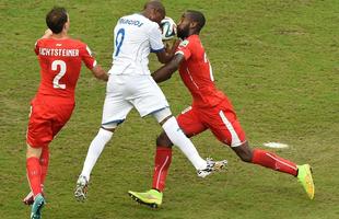 Imagens da partida entre Honduras e Sua pelo Grupo E da Copa do Mundo