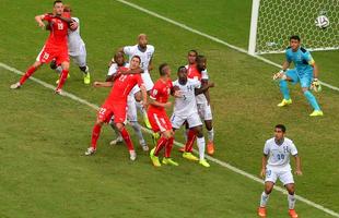 Imagens da partida entre Honduras e Sua pelo Grupo E da Copa do Mundo