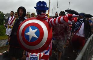 Fotos: torcidas de Estados Unidos e Alemanha na Arena Pernambuco