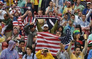 Fotos: torcidas de Estados Unidos e Alemanha na Arena Pernambuco