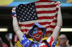 Fotos: torcidas de Estados Unidos e Alemanha na Arena Pernambuco