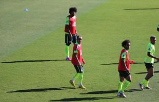 Jogadores da Seleo Brasileira fizeram a primeira atividade na capital mineira; Brasil e Chile se enfrentam pelas oitavas de final da Copa do Mundo