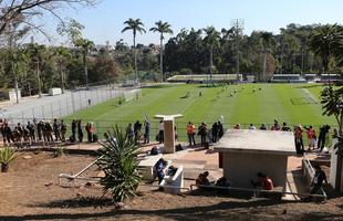 Jogadores da Seleo Brasileira fizeram a primeira atividade na capital mineira; Brasil e Chile se enfrentam pelas oitavas de final da Copa do Mundo