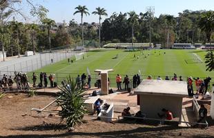 Jogadores da Seleo Brasileira fizeram a primeira atividade na capital mineira; Brasil e Chile se enfrentam pelas oitavas de final da Copa do Mundo