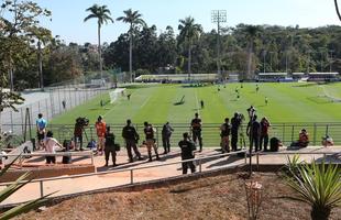 Jogadores da Seleo Brasileira fizeram a primeira atividade na capital mineira; Brasil e Chile se enfrentam pelas oitavas de final da copa do Mundo