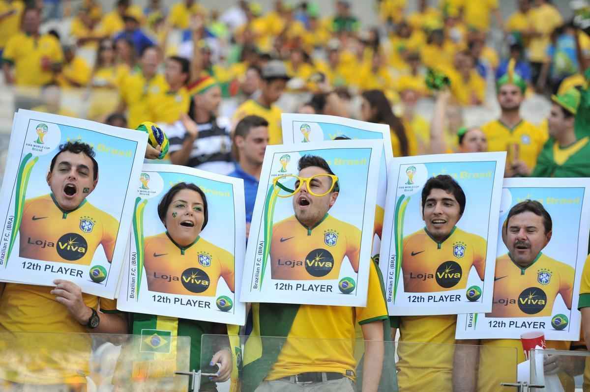 Torcidas de Brasil e Chile colorem o Mineiro para duelo entre as selees nas oitavas de final